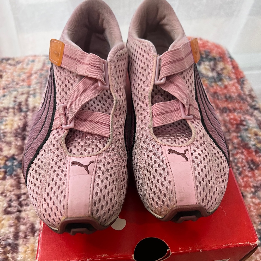 Puma Athletic Shoes SZ 37